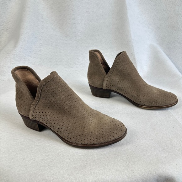 Lucky Brand Perforated Suede Ankle‎ Booties Taupe Block Heel Cutout Womens 7.5M - Picture 3 of 8